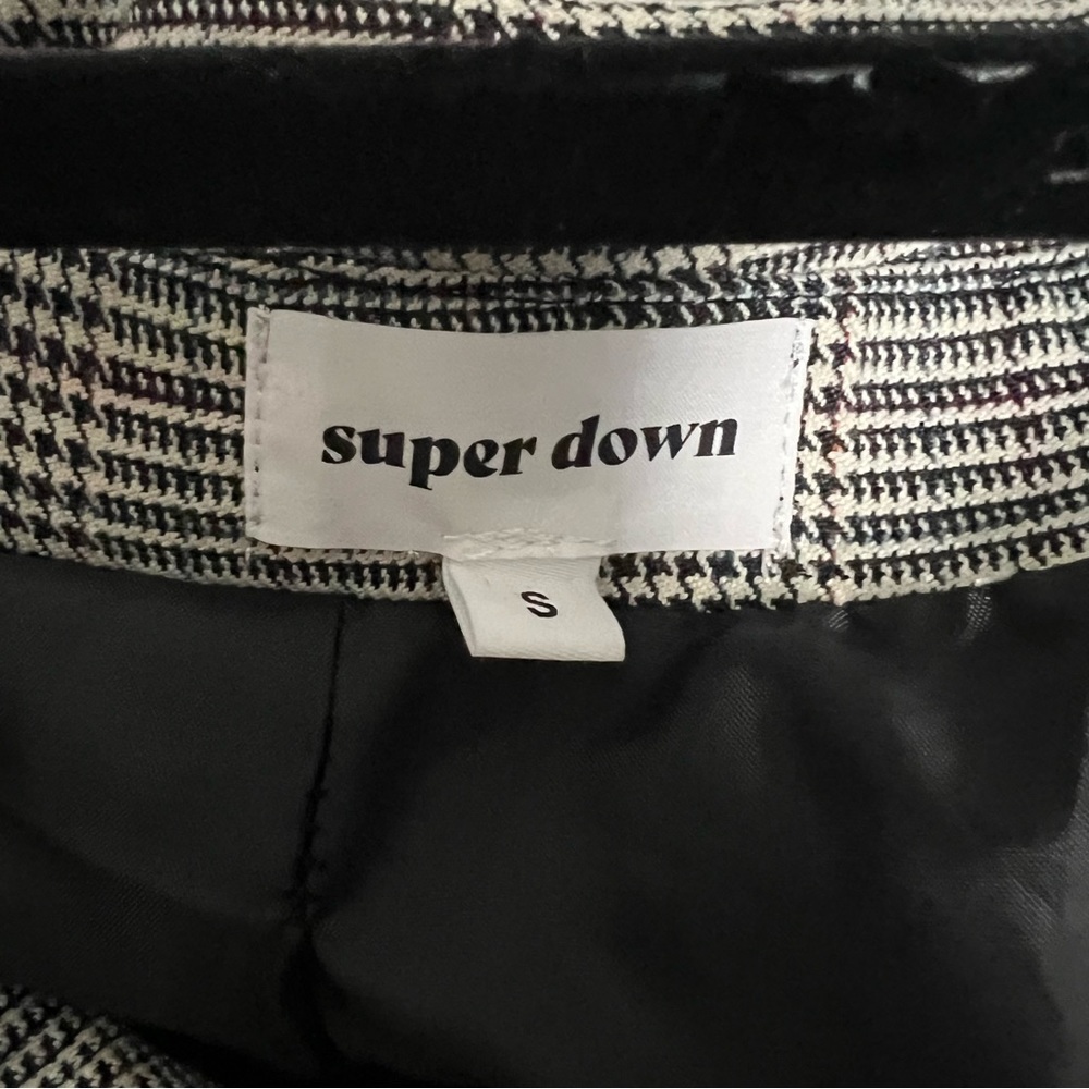 superdown Off-Shoulder Checkered Blazer - Picture 4 of 4